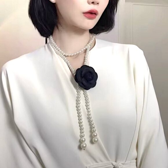 NWT Camelia necklace brooch Chain belt - Picture 2 of 10